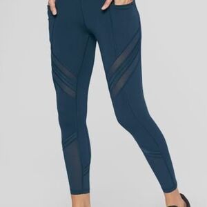 Athleta All In Mesh 7/8 Leggings- Size XS